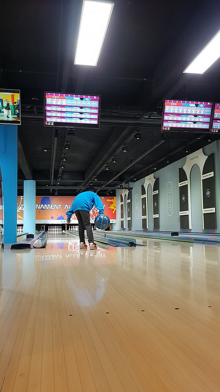 Family bowling day at East Seoul Grand Bowling Center
