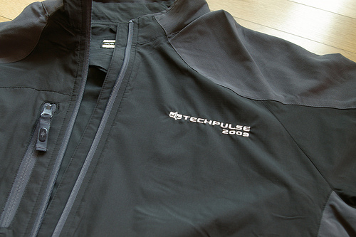 Y! Techpulse windbraker