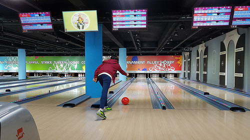 Family bowling day at East Seoul Grand Bowling Center